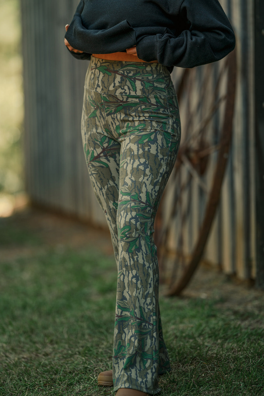 Ribbed Flare Leggings - Greenleaf®