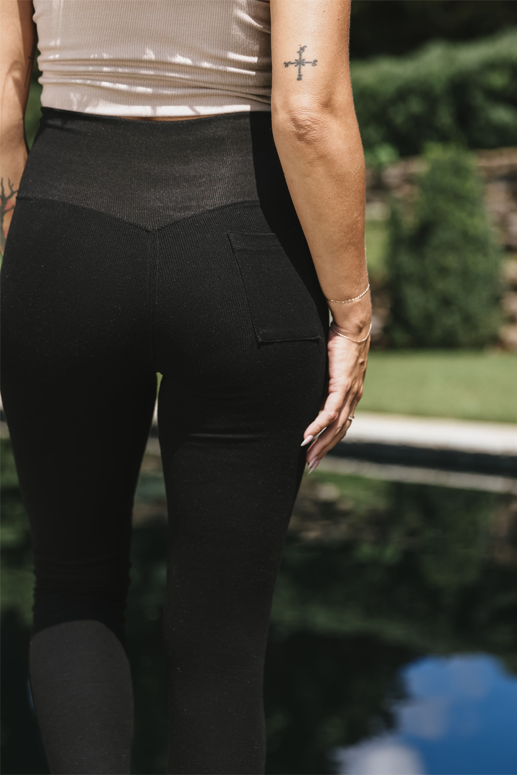 Ribbed Pocket Leggings